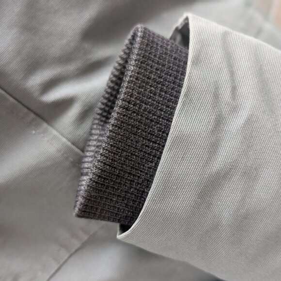 Moose Knuckles genuine parka with blue fox - Picture 7 of 12